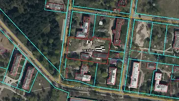 Ekas komercdarbībai ( divas ēkas-132,2 kv/m un 329,6 kv/m) Invalīdu ielā 2. Zeme 5848 kv/m platībā 18