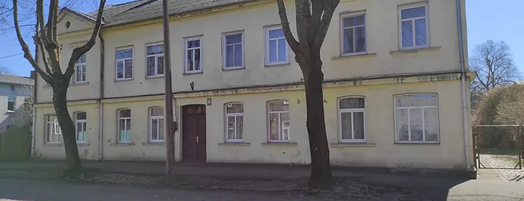 3-istabu dzīvoklis (90,6 kv/m) Lāčplēša iela 38,Jaunliepājā