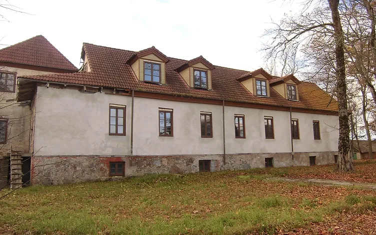 Historic Building (Kapsēde Manor) – 1,980 m² with 1 ha of Land 15