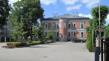 Ēka (1200 kv/m) ar zemi (2133 kv/m) Kūrmājas prospektā 21 2