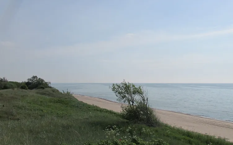 Zeme apbūvei (18, 9 ha) ar izeju pie jūras 18