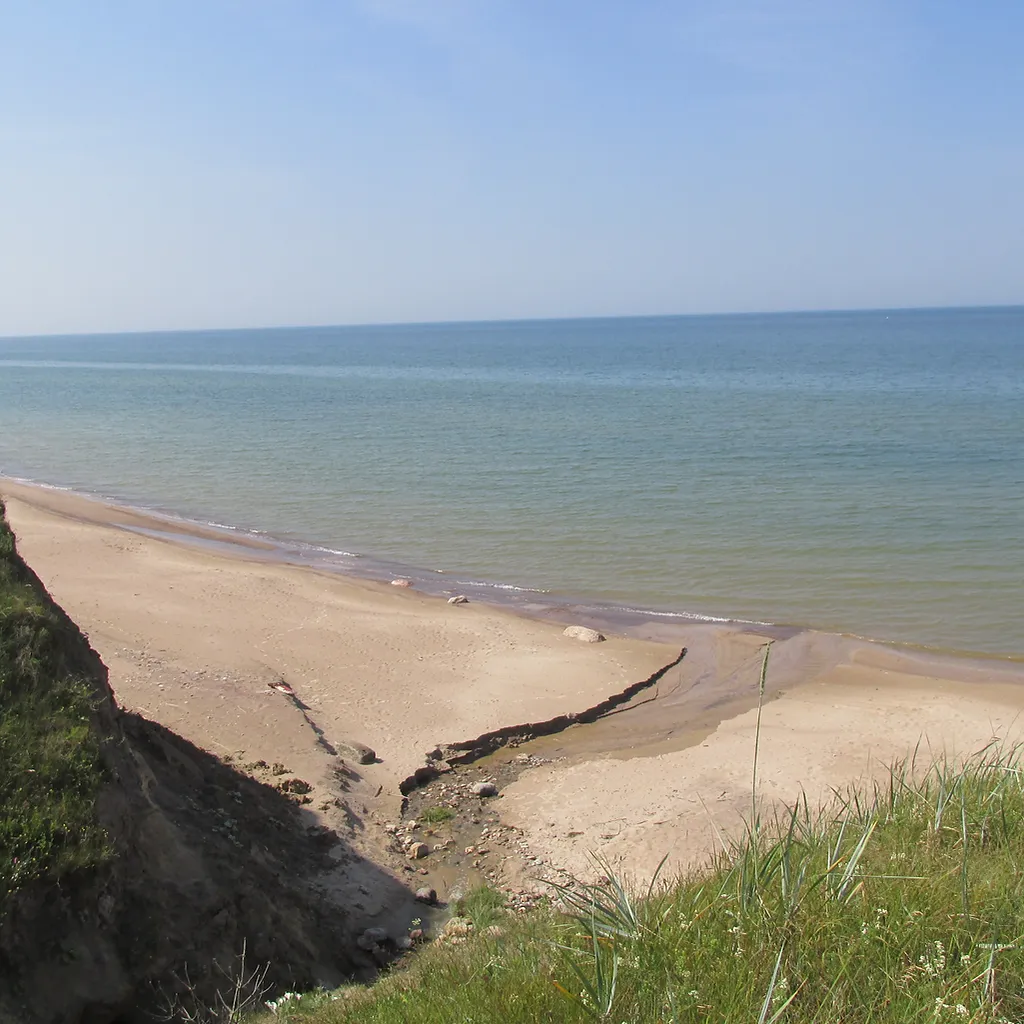 Žemės sklypas (3,84 ha) su išėjimu į jūrą 1