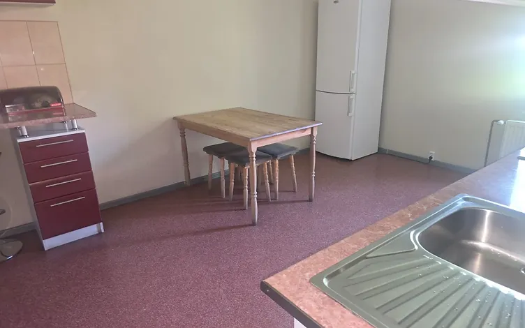 Komerciniai pastatai (du pastatai – 132,2 m² ir 329,6 m²) Invalidų g. 2. Žemės sklypas 5848 m² 6