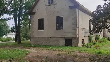 Vēsturiska ēka ( Kapsēdes muiža) 1980 kv/m platībā ar 1 ha zemes 16