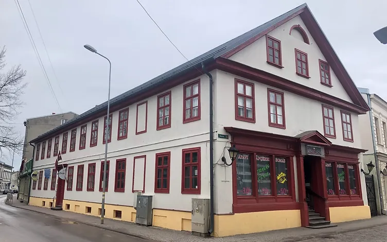 Ēka komercdarbībai Kungu ielā 9, Liepāja 1