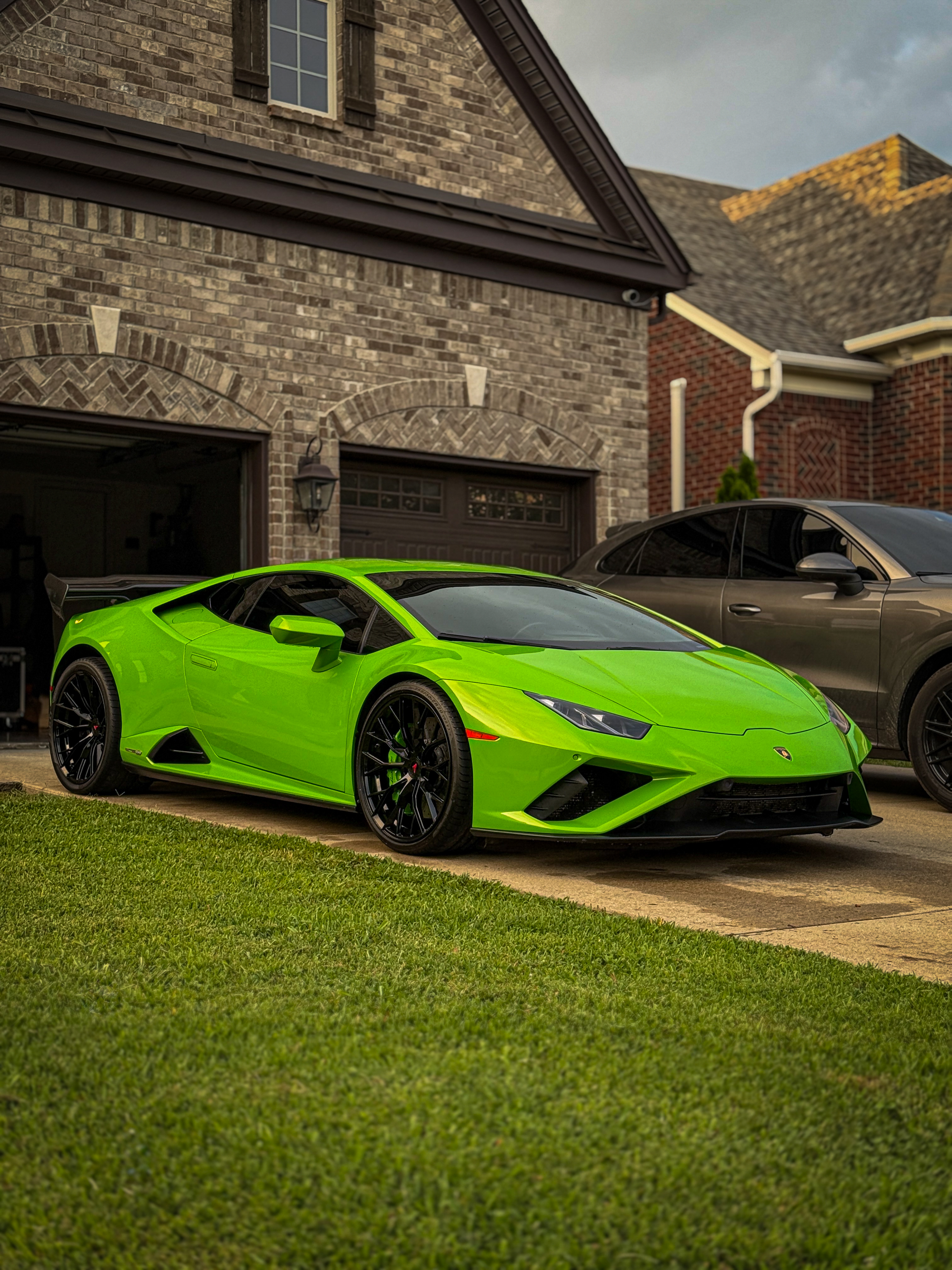 Exterior detailing — Lamborghini Huracán
