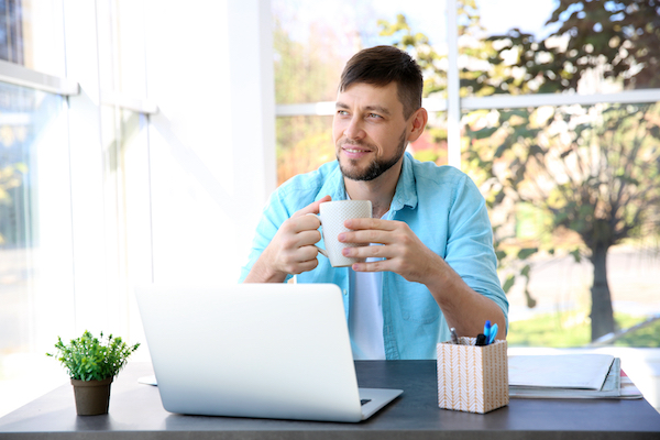 Traditional Studio lifestyle - summer sitting room