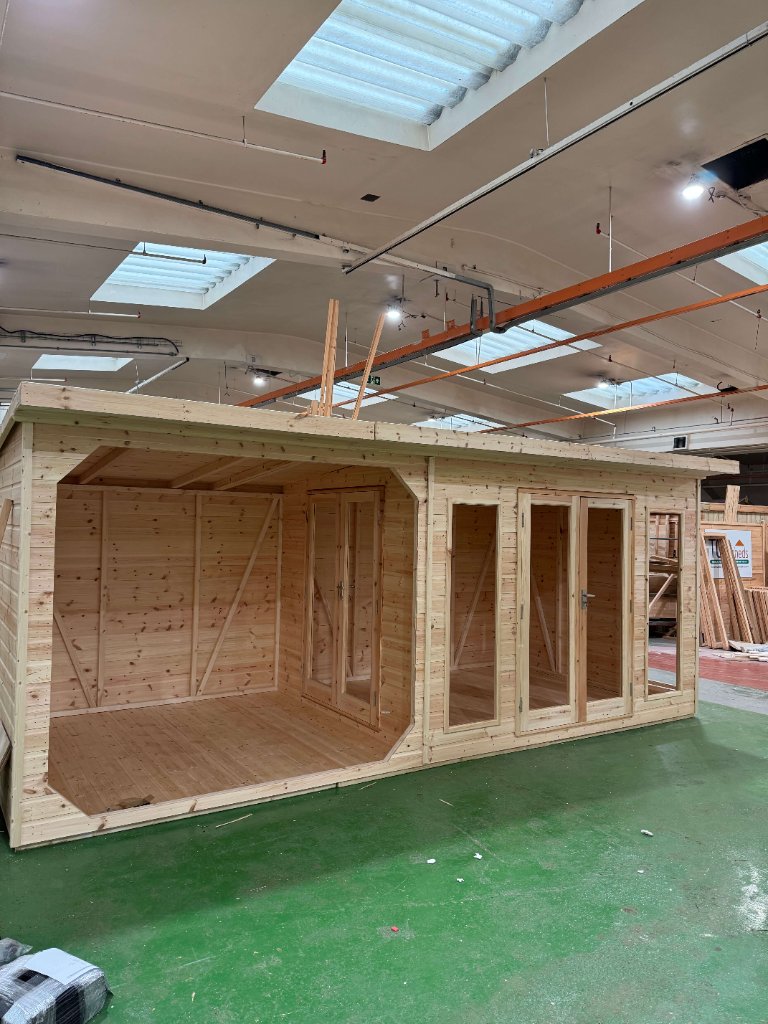 The Brighton garden room - factory build three-quarter view