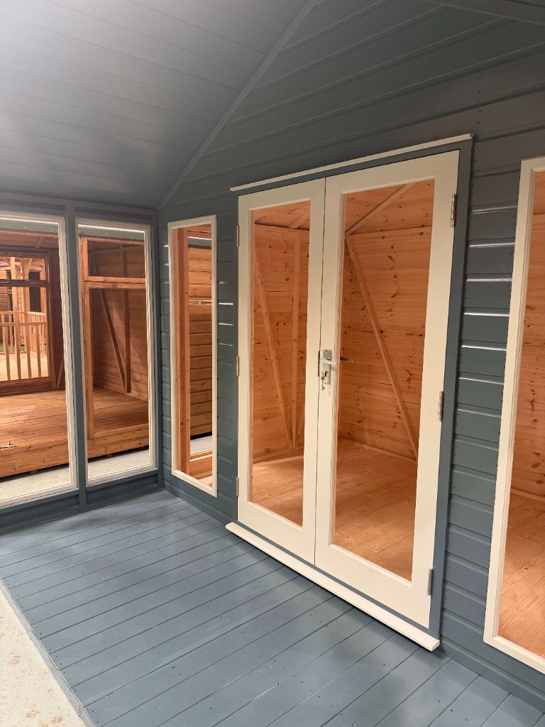 The Glasgow apex summerhouse - porch area with door handle detail