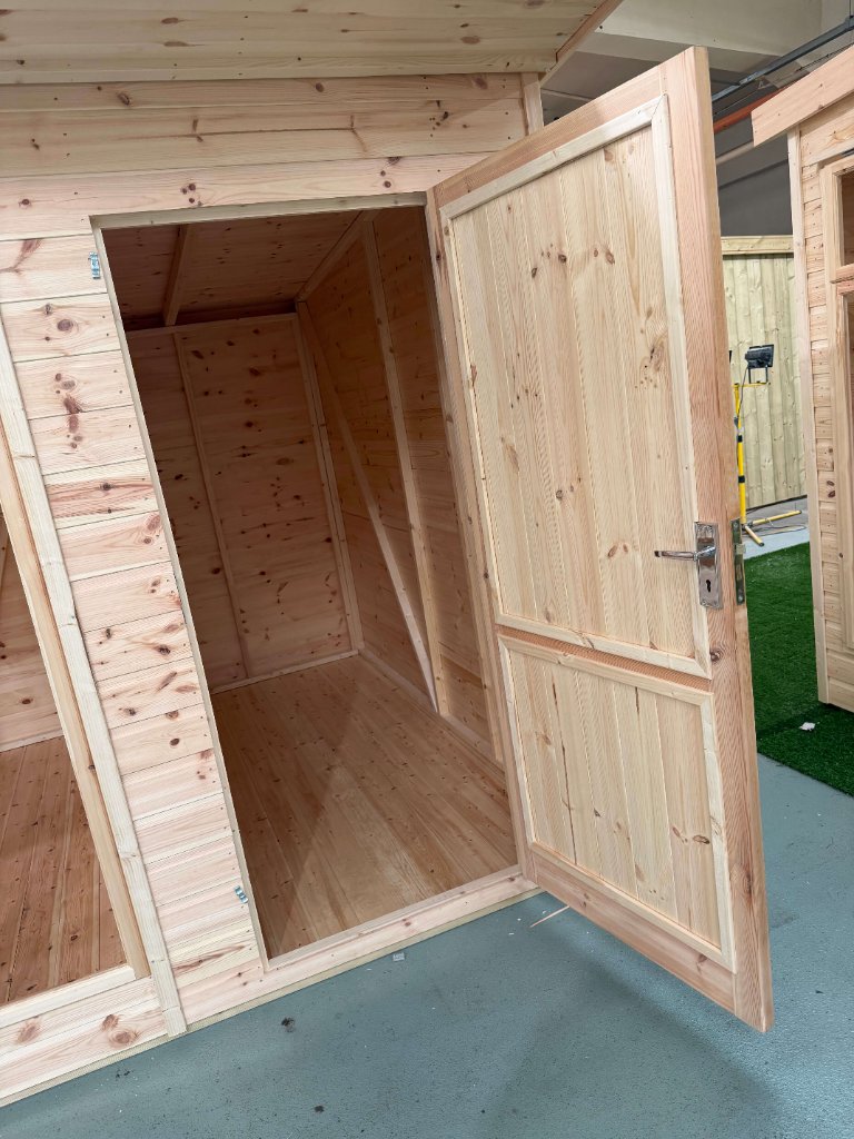 The Sussex - open door and interior detail
