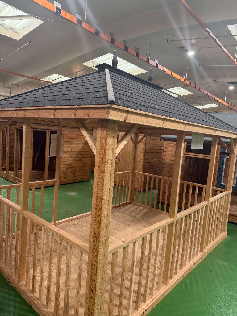 The Oxford gazebo - three-quarter angle view