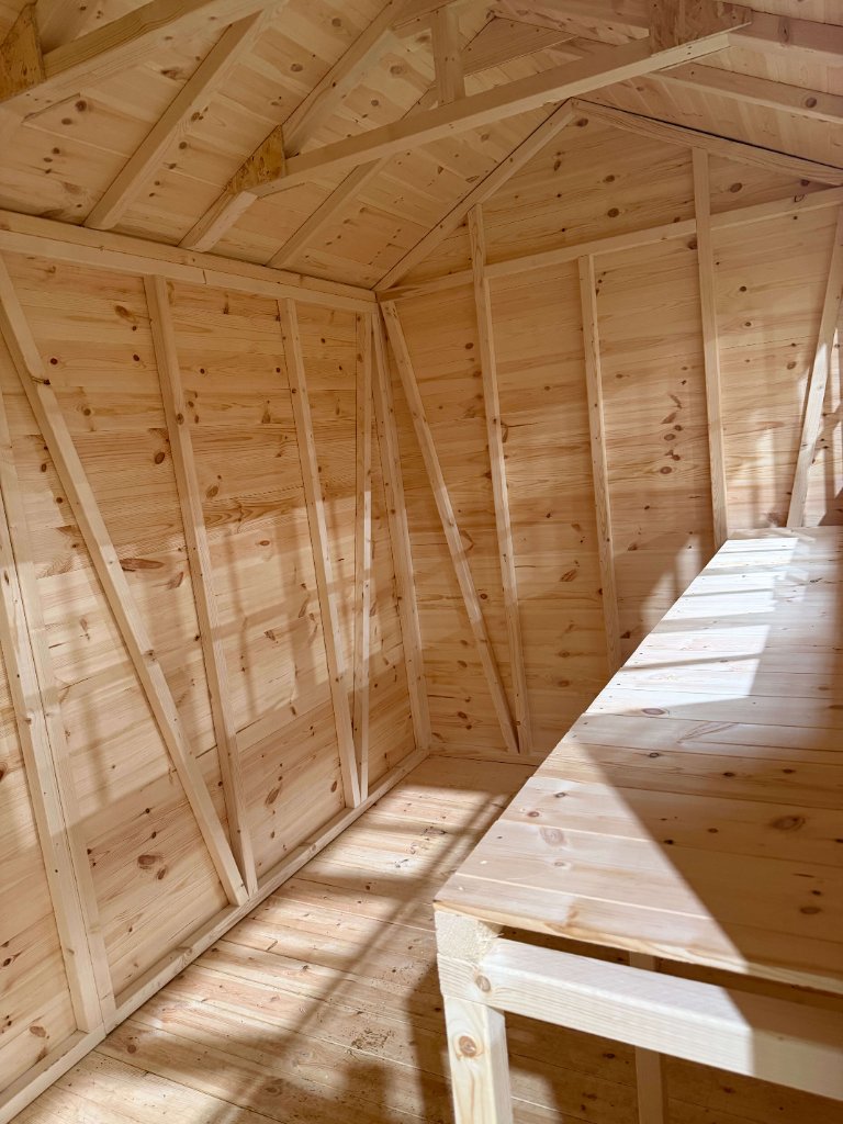 The Cumbria shed - interior back corner construction