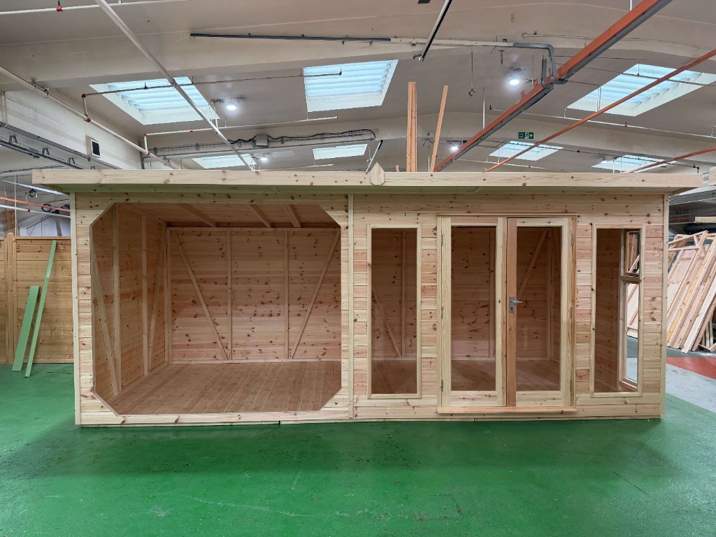 The Brighton garden room - front with open section and doors