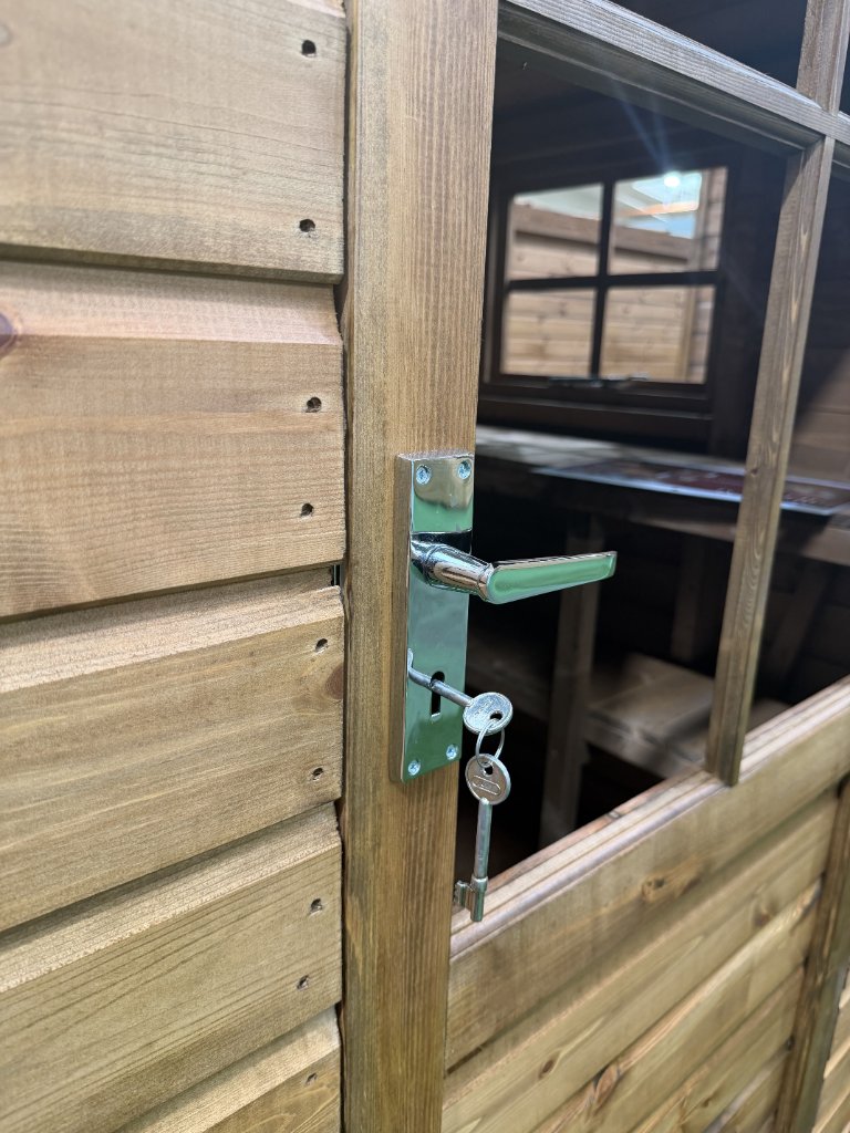 The Surrey shed - door handle and lock detail