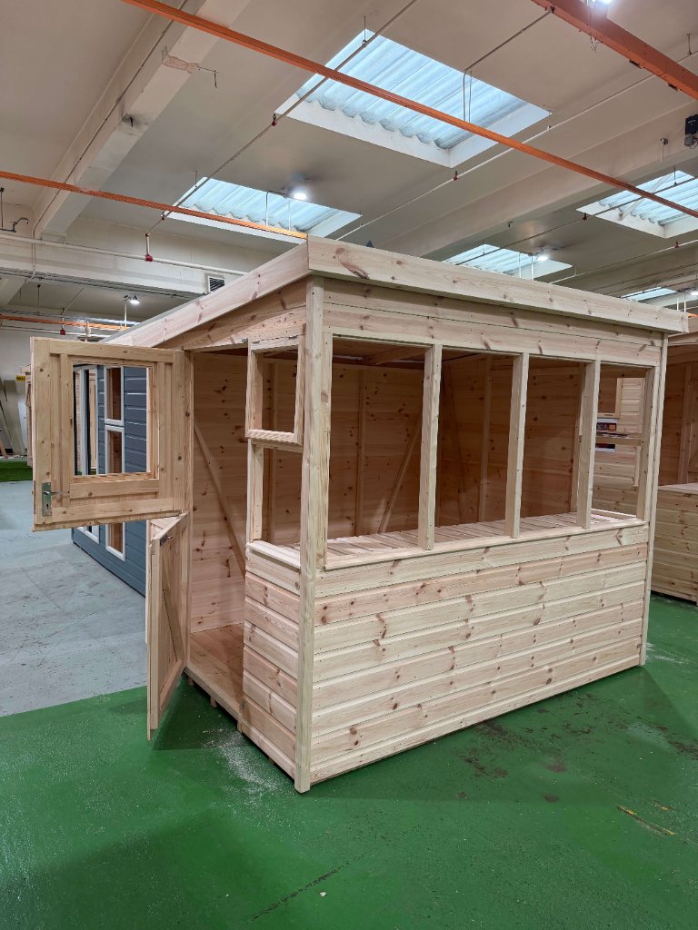 The Bath sun pent shed - front with stable door open