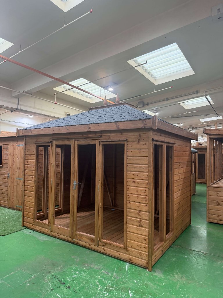 The Newport summerhouse - three-quarter perspective view