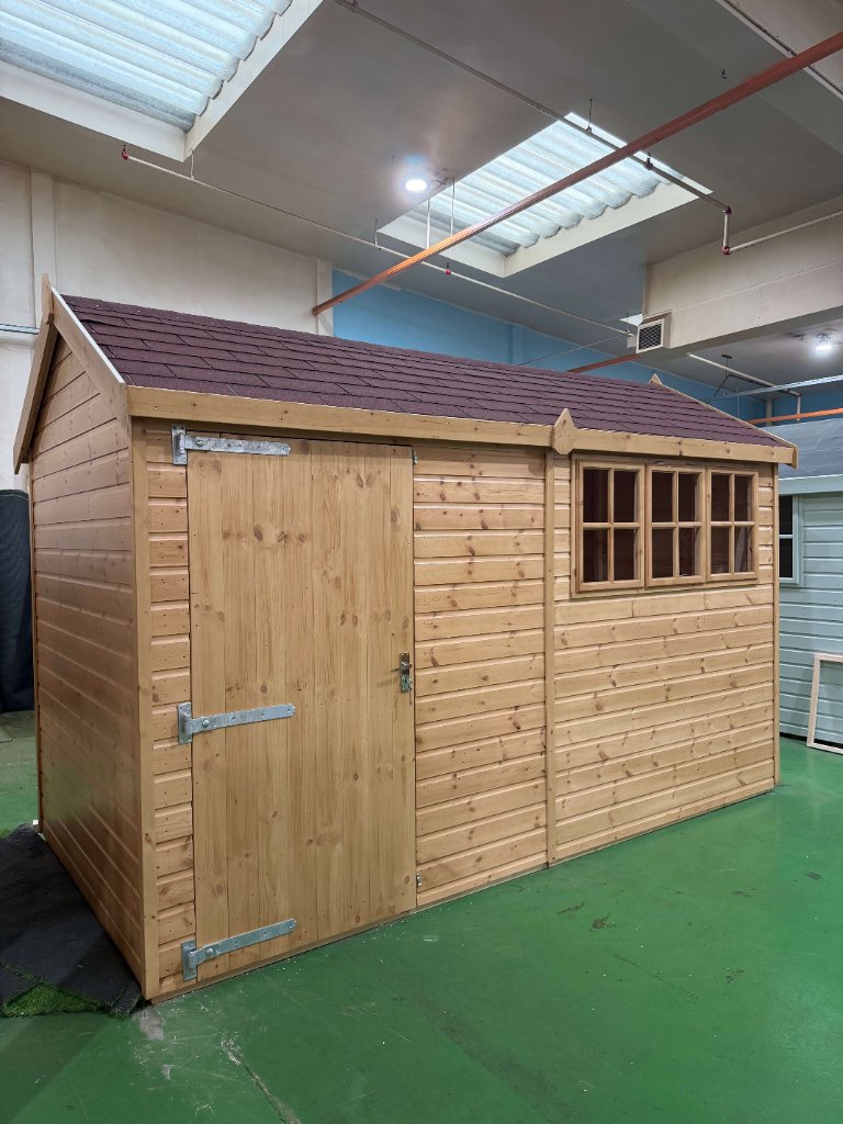 The Cumbria shed - shingled roof and windows