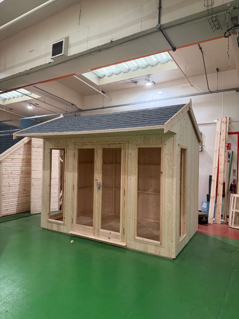The Bristol garden room - three-quarter view with shingled roof
