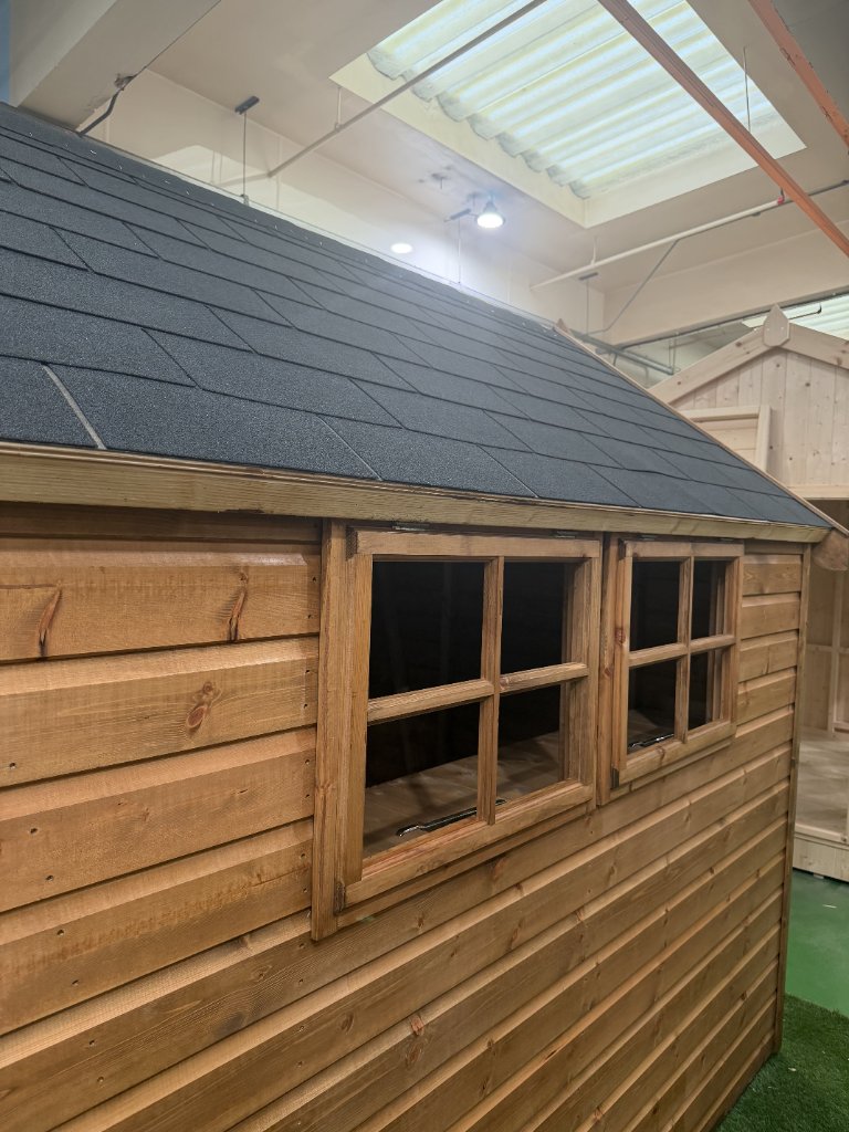 The Surrey shed - side and roof detail