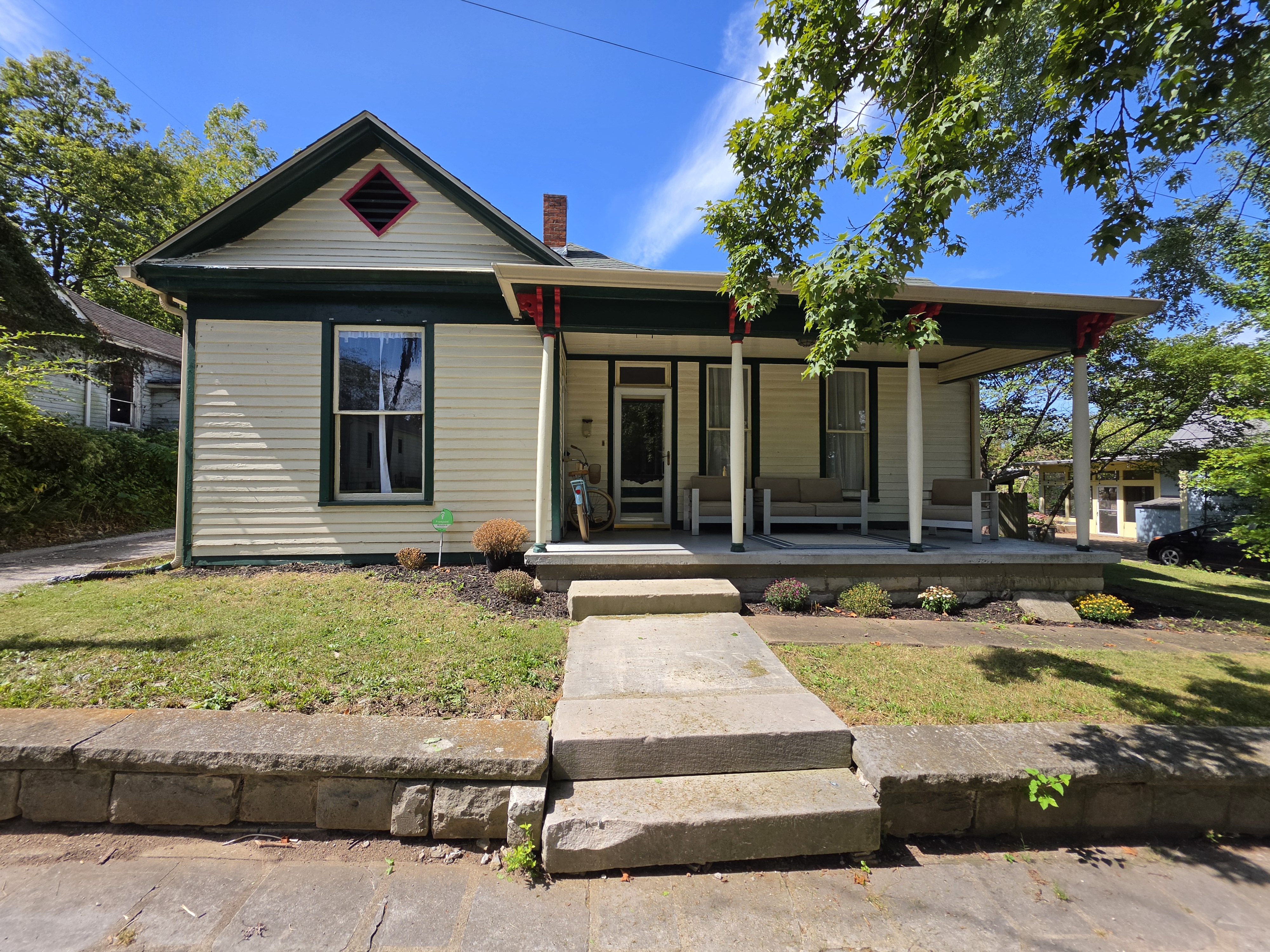 306 S Fairview