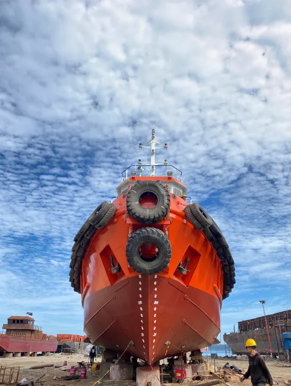 Pair: 26m Tug & 300' × 84' × 20' Barge