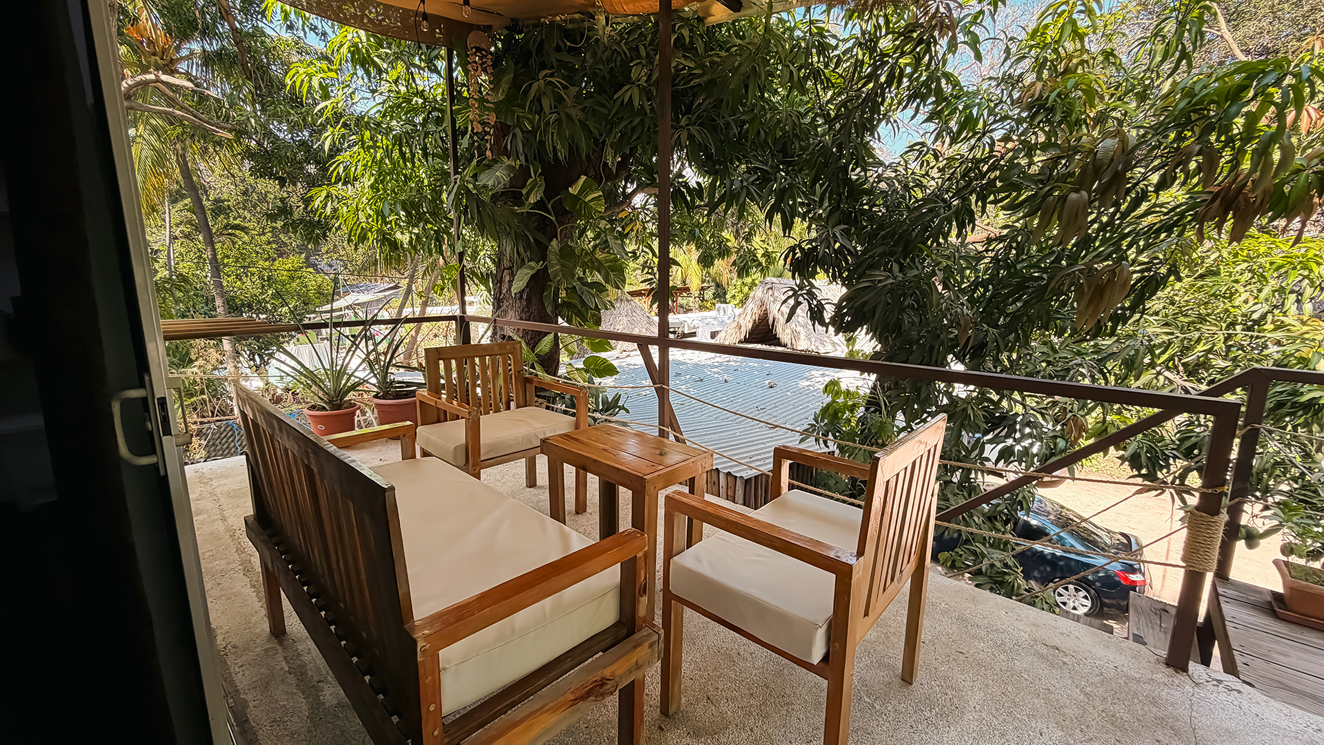 Apartment — King Bed, Terrace & Hot Water 3