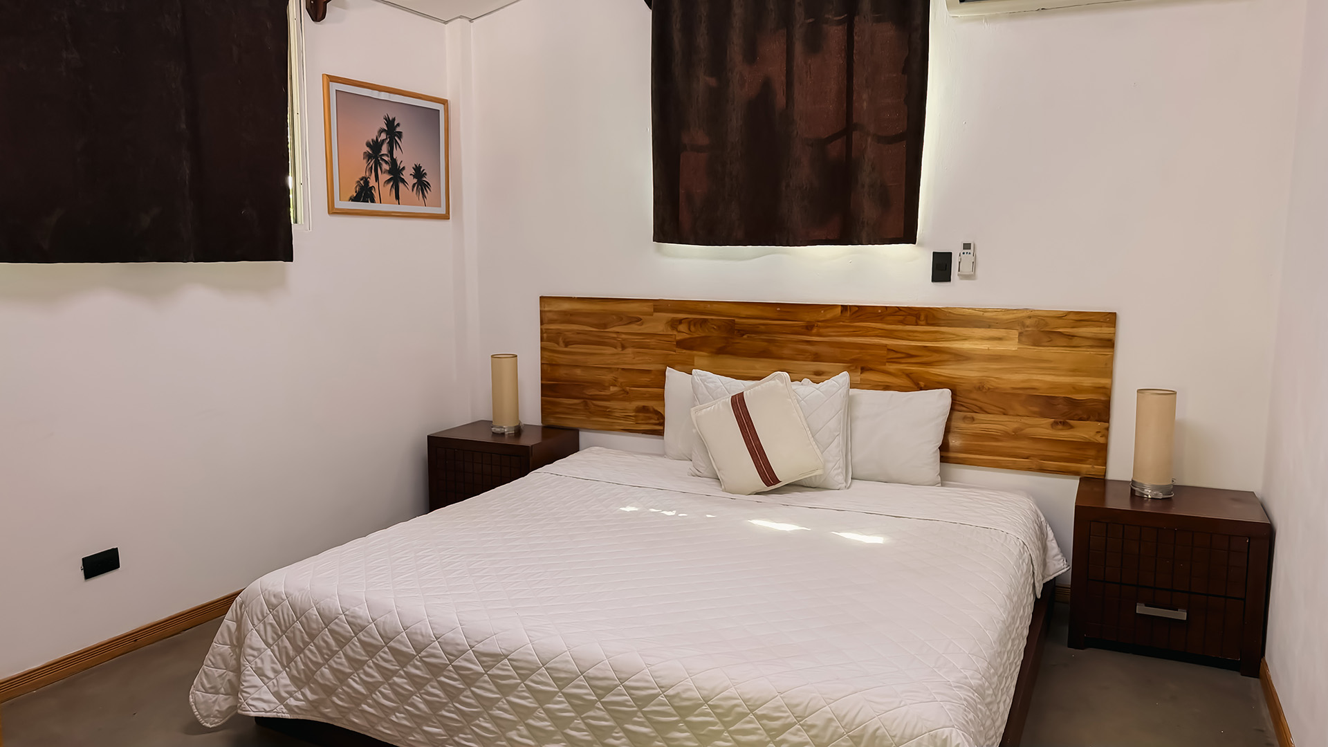 Apartment — King Bed, Terrace & Hot Water 4