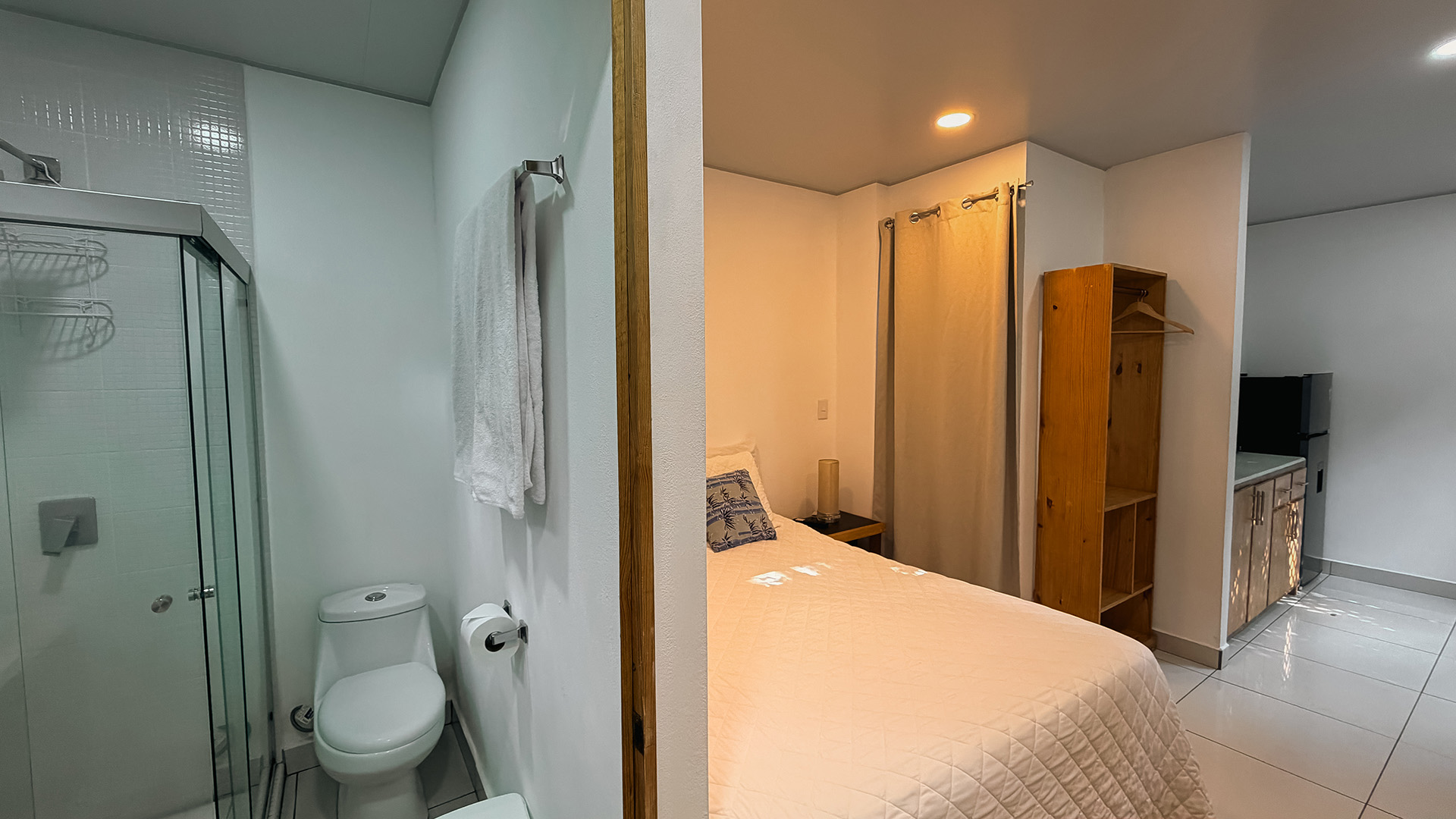 Apartment Studio — Kitchen & Hot Water 1
