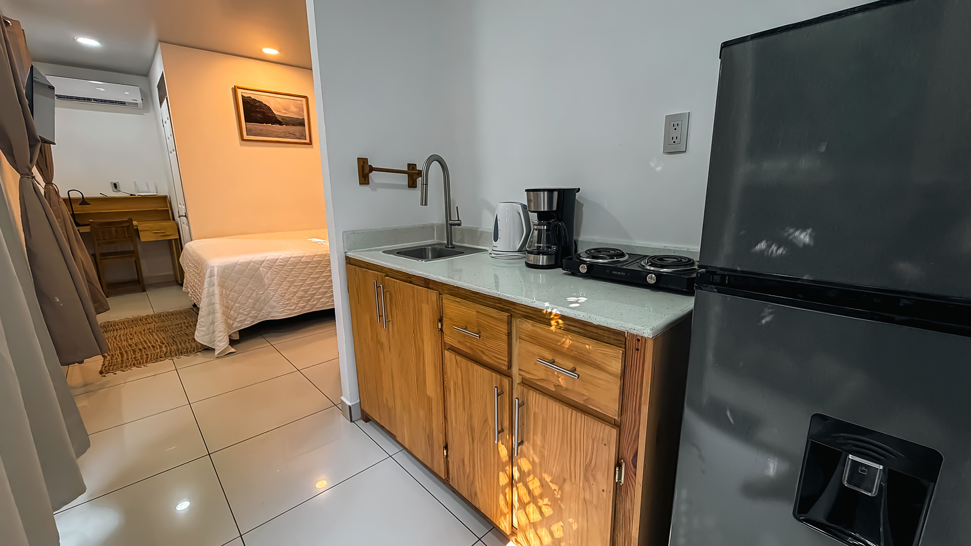 Apartment Studio — Kitchen & Hot Water 8