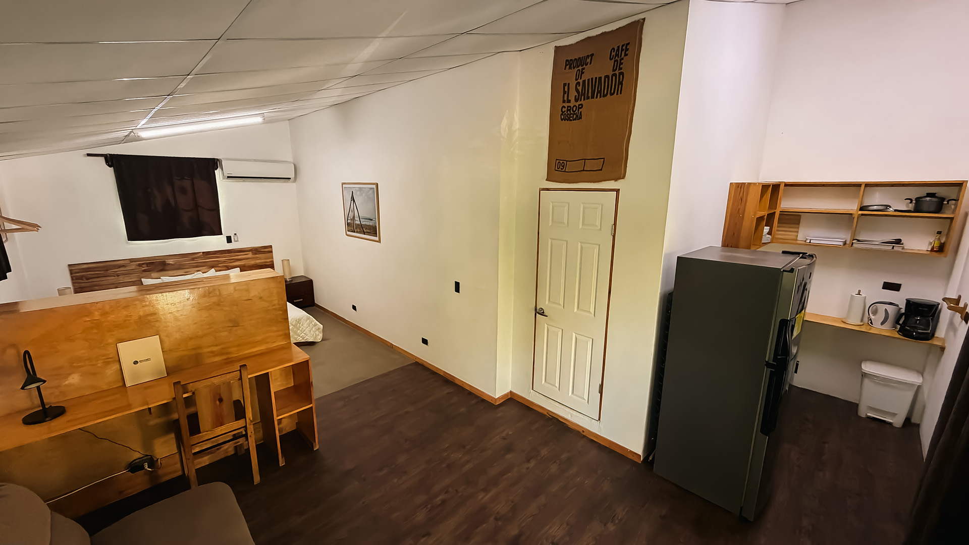 Apartment — King Bed, Terrace & Hot Water 2