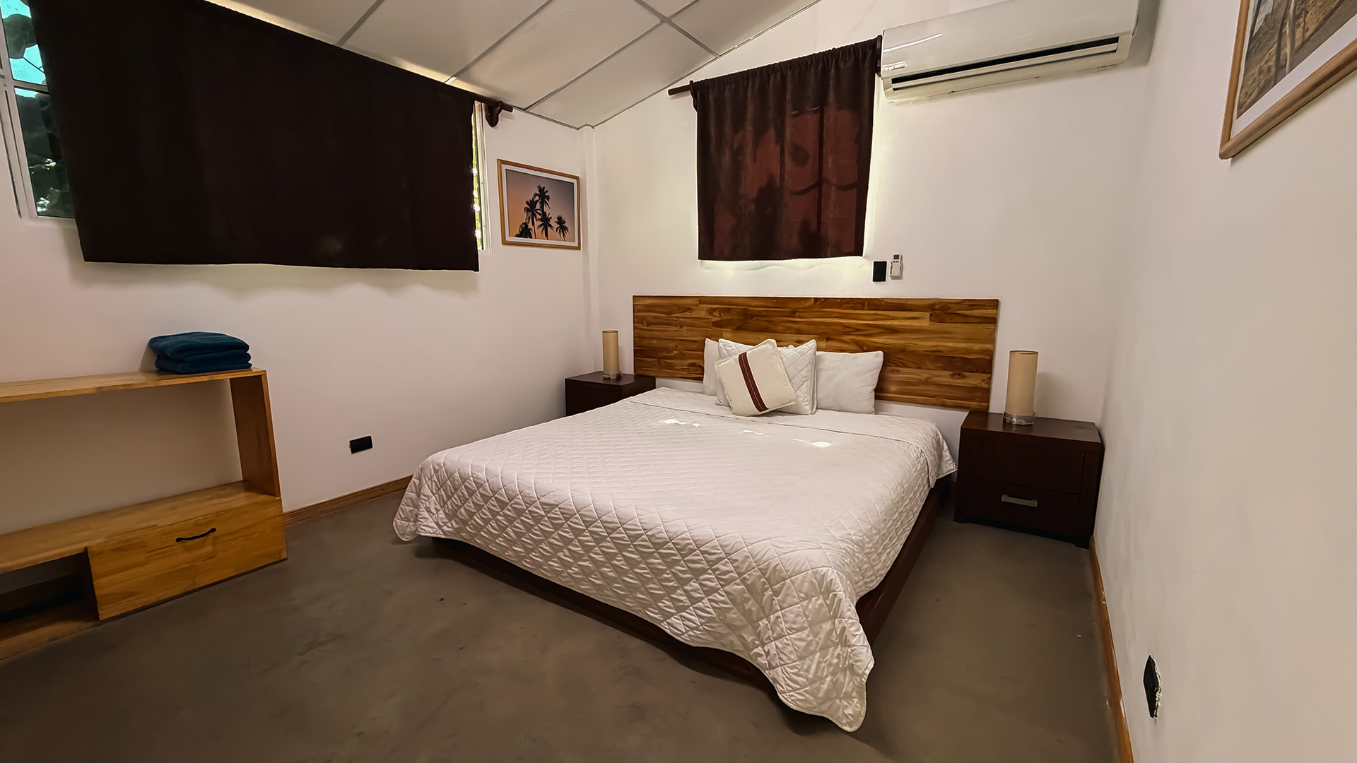 Apartment — King Bed, Terrace & Hot Water 10