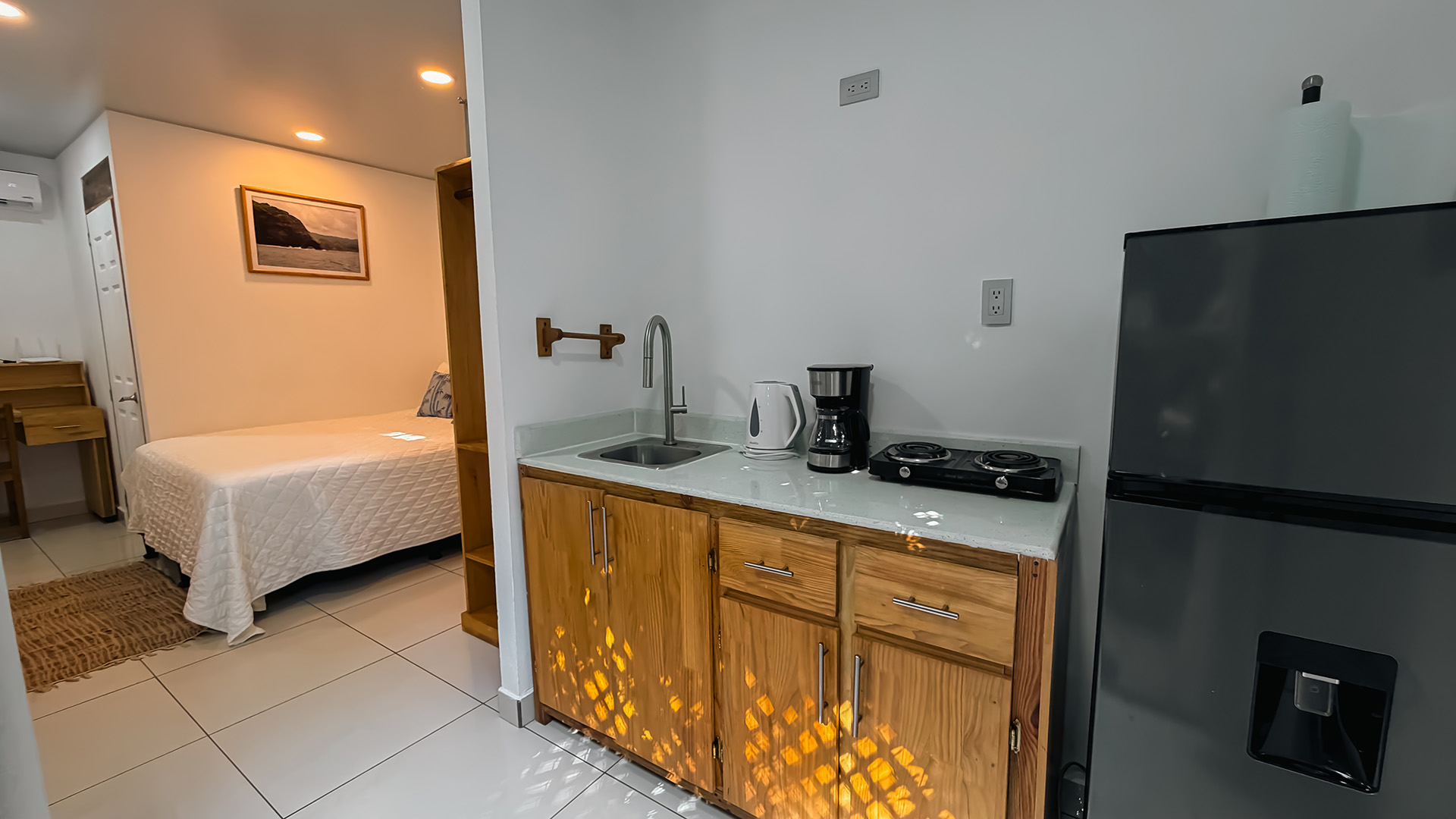 Apartment Studio — Kitchen & Hot Water 3