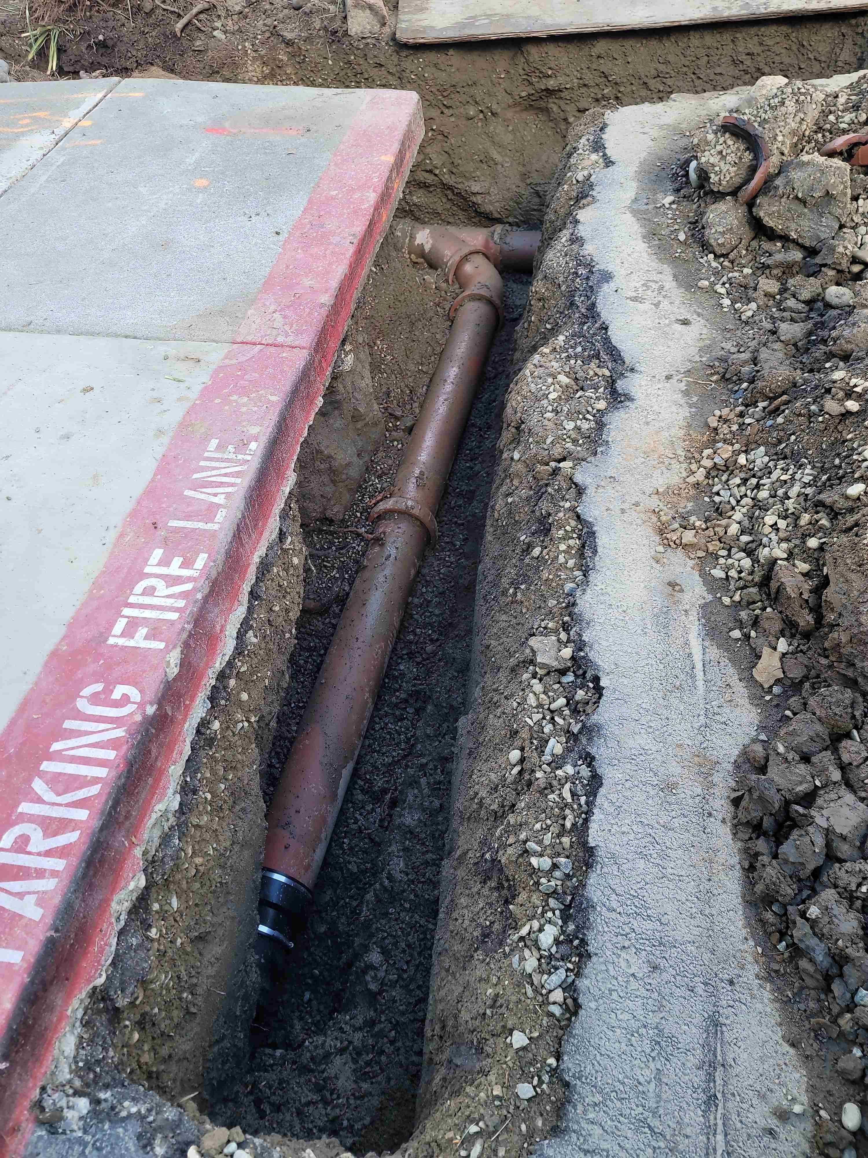 Cast-iron pipe repair in trench