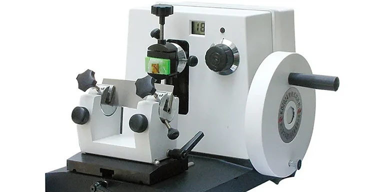 Rotary Microtome MCT-202 — Wincom