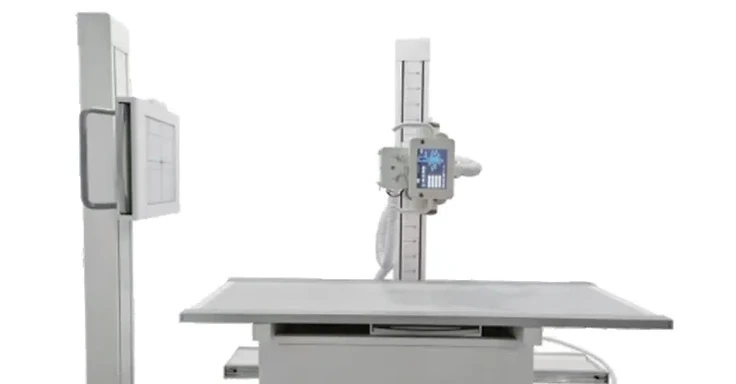 Wincom XRY-3200T floor-mounted digital radiography system with radiographic table, vertical mast and wall bucky stand