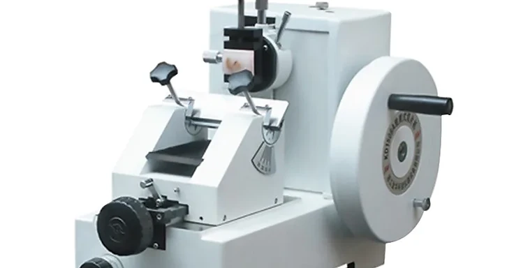 Wincom MCT-1508 rotary microtome with handwheel, specimen clamp and blade holder