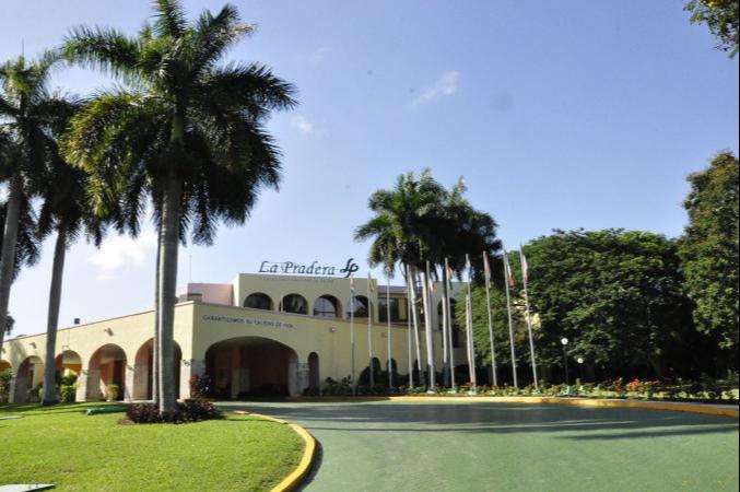 La Pradera International Health Center — Cuba