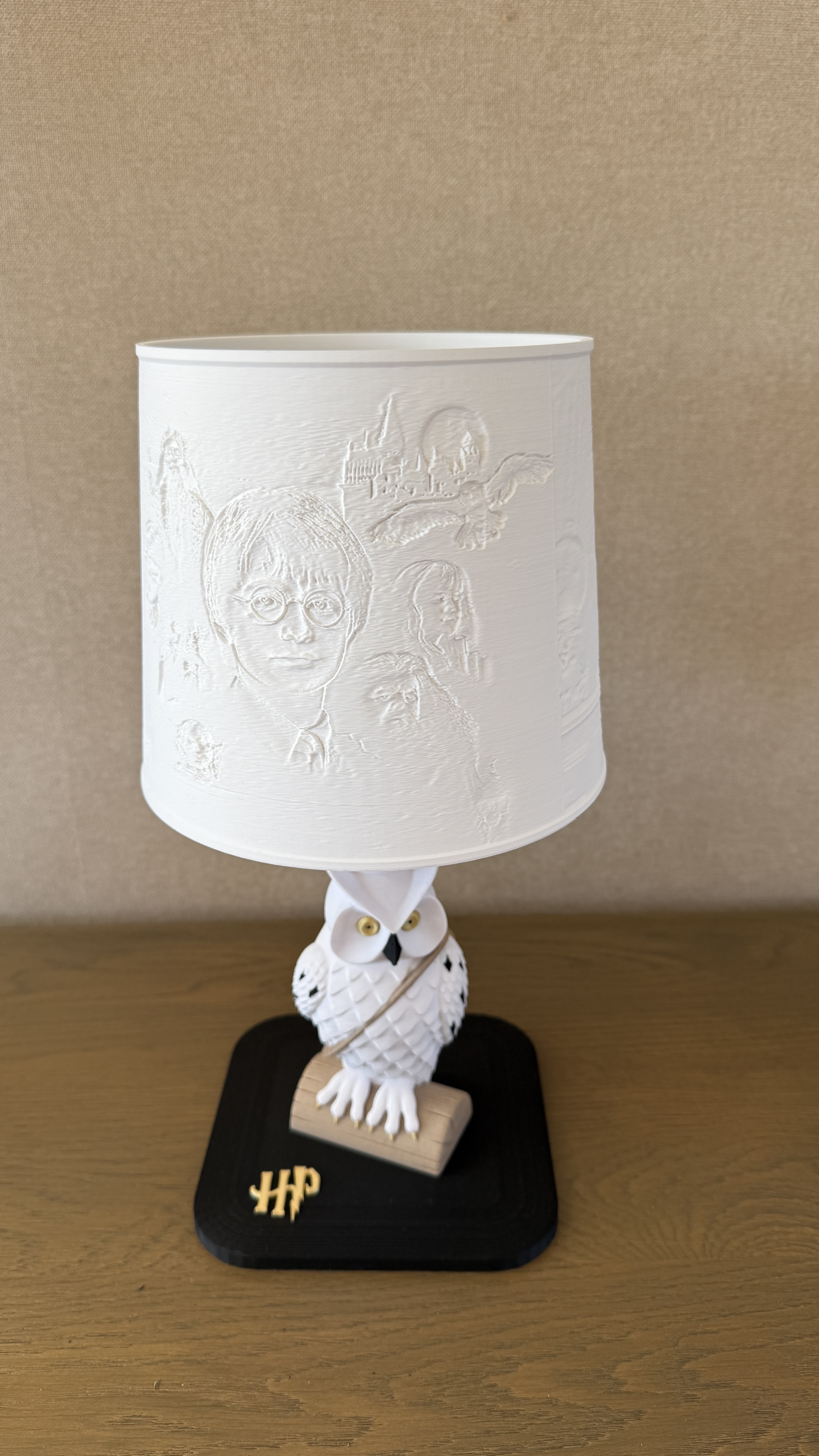 Harry Potter-lampe — detalj av Hedwig og sokkel