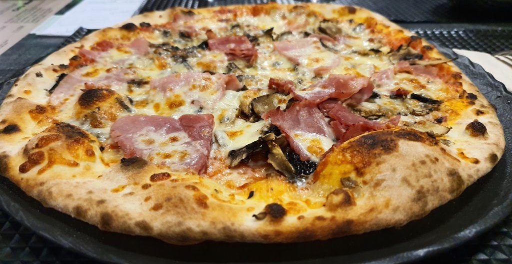 Pizza artisanale du Ghymnos