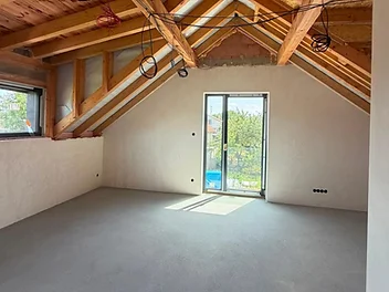 máme hotové omítky a betonové podlahy – foto 3