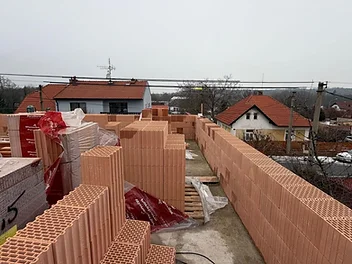 probíhá zdění 2NP – foto 4