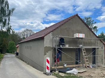 pracujeme na fasádě domu – foto 1