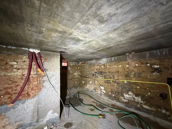 odšalovali jsme strop ve sklepě – foto 1