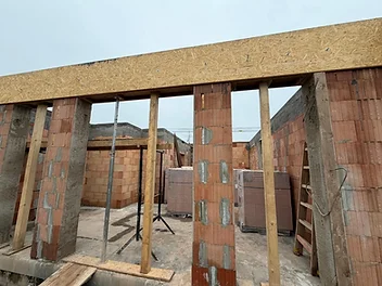 proběhla betonáž věnců – foto 2