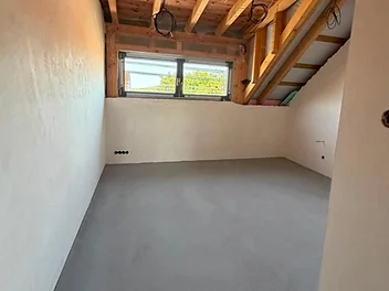 máme hotové omítky a betonové podlahy – foto 1