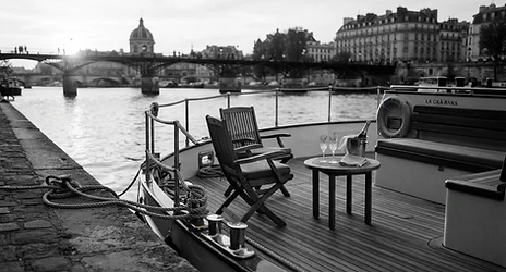 Le Saint Louis au crépuscule sur la Seine
