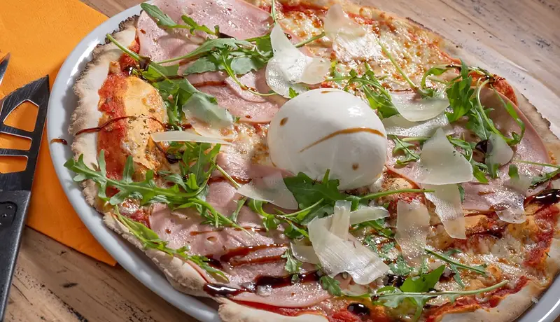 Pizza au feu de bois Mistral Pizza
