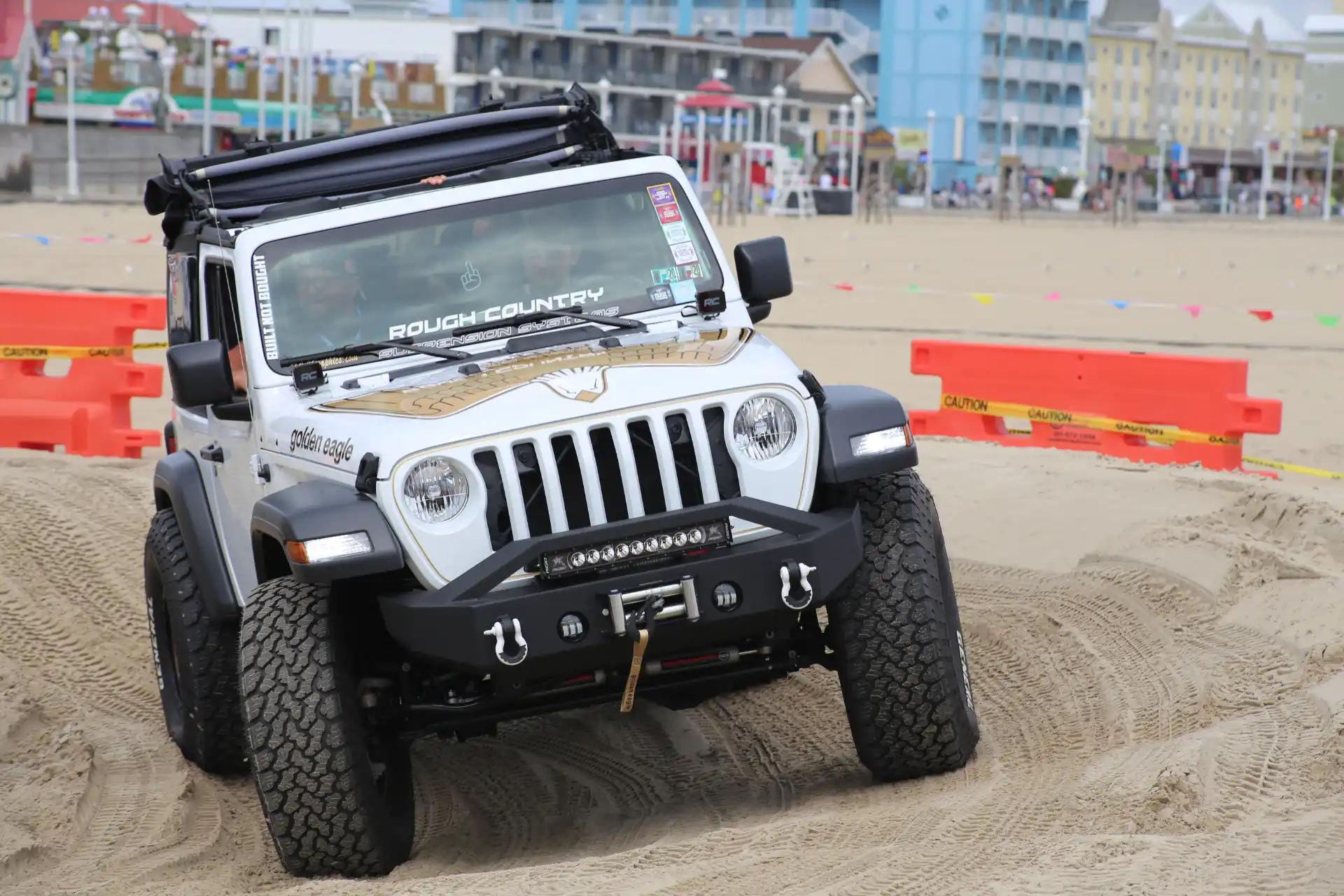 KICKER Sand Course