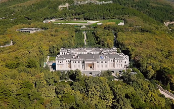 Move aside Putin's Palace, these are the luxurious stately retreats World Leaders can escape to
