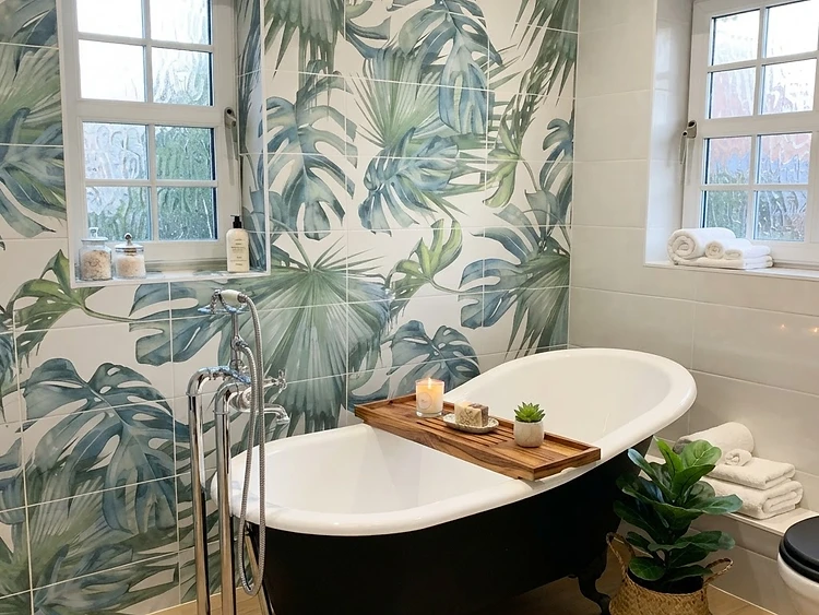 Roll-Top Botanical Bath